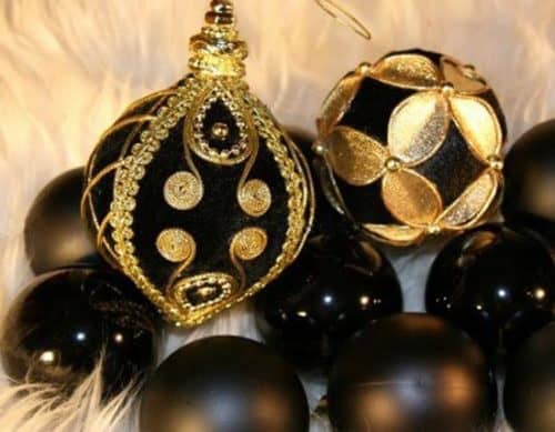bolas de navidad doradas