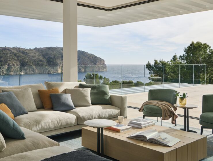 Terrazas elegantes y modernas impregnadas de Mediterráneo